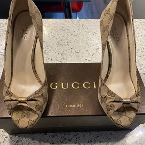 ❌SOLD❌AUTHENTIC GUCCI WEDGE🤎